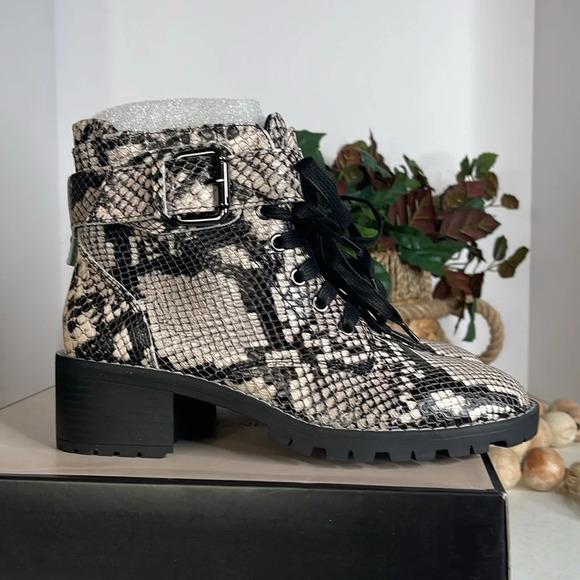 BCBGeneration Nubi Lug Sole Combat Bootie 7.5/38 Snake print - Picture 11 of 12